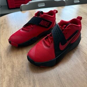 Nike boys basketball shoes